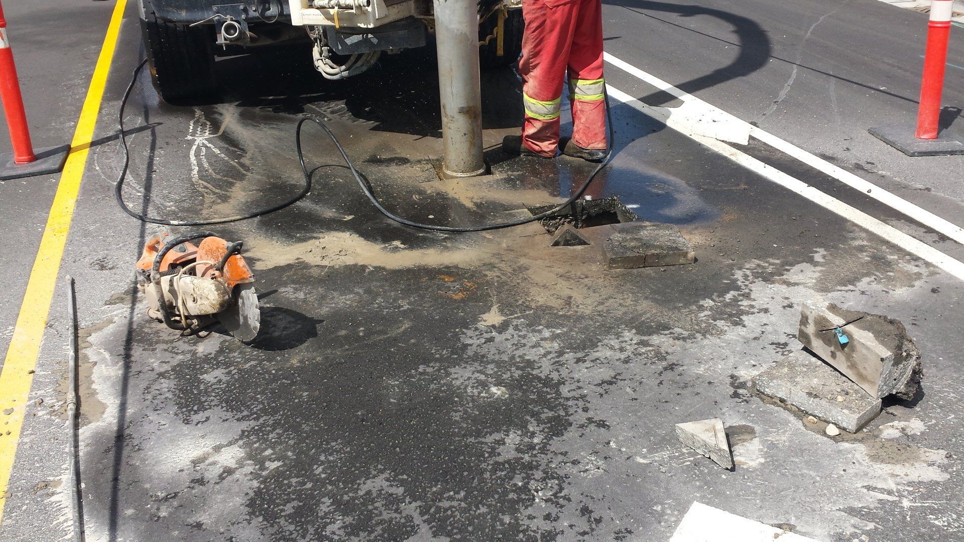 GettyImages-483105768-2880w hydrovac service